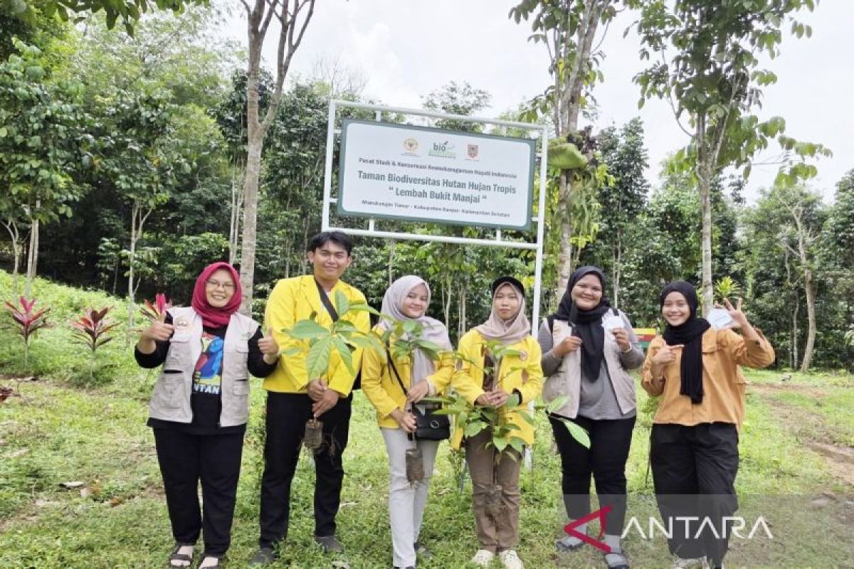 Dosen ULM bangun orchidarium khusus anggrek khas hutan Meratus di Taman Biodiversitas