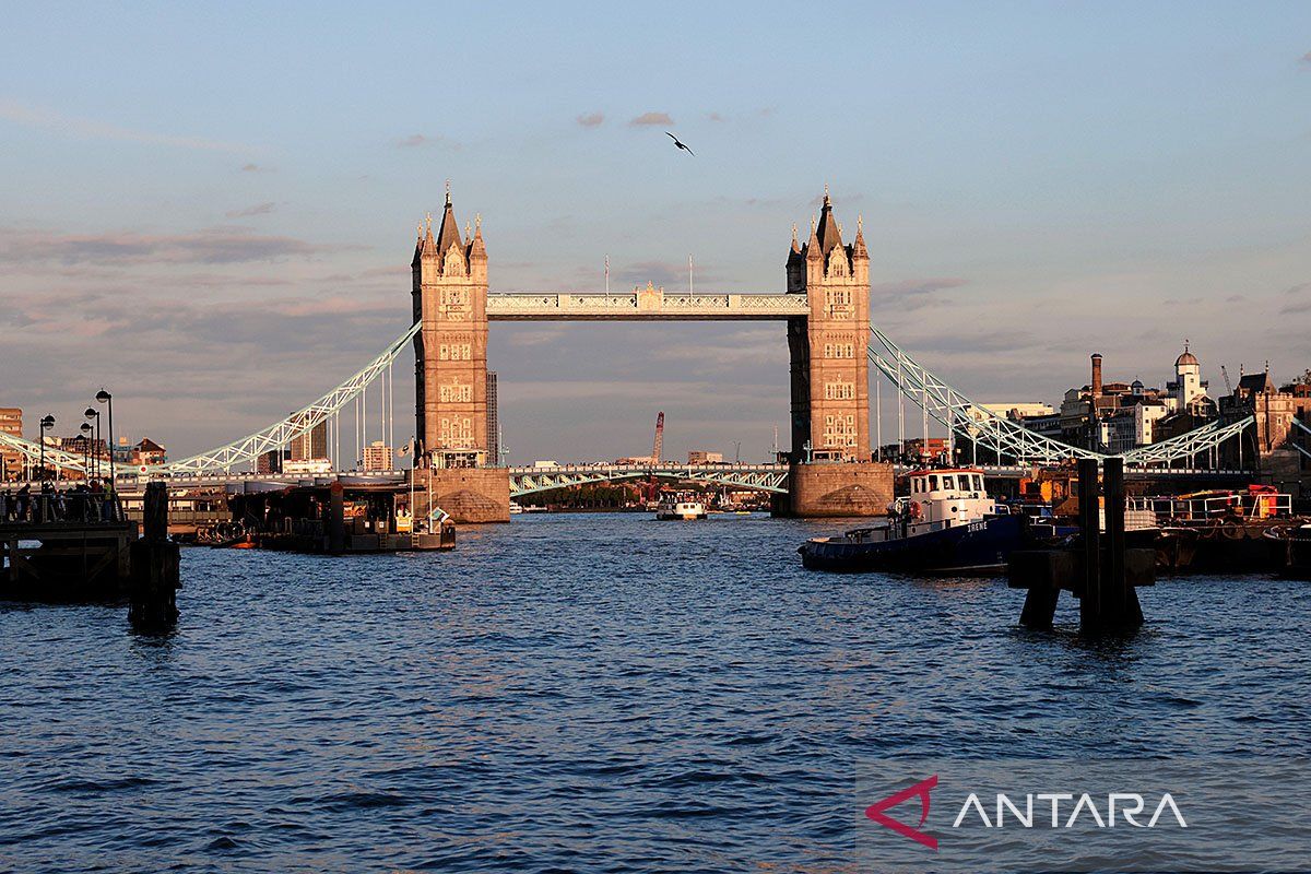 Inggris Pertimbangkan Lepas Aset Rusia yang Dibekukan demi Ukraina