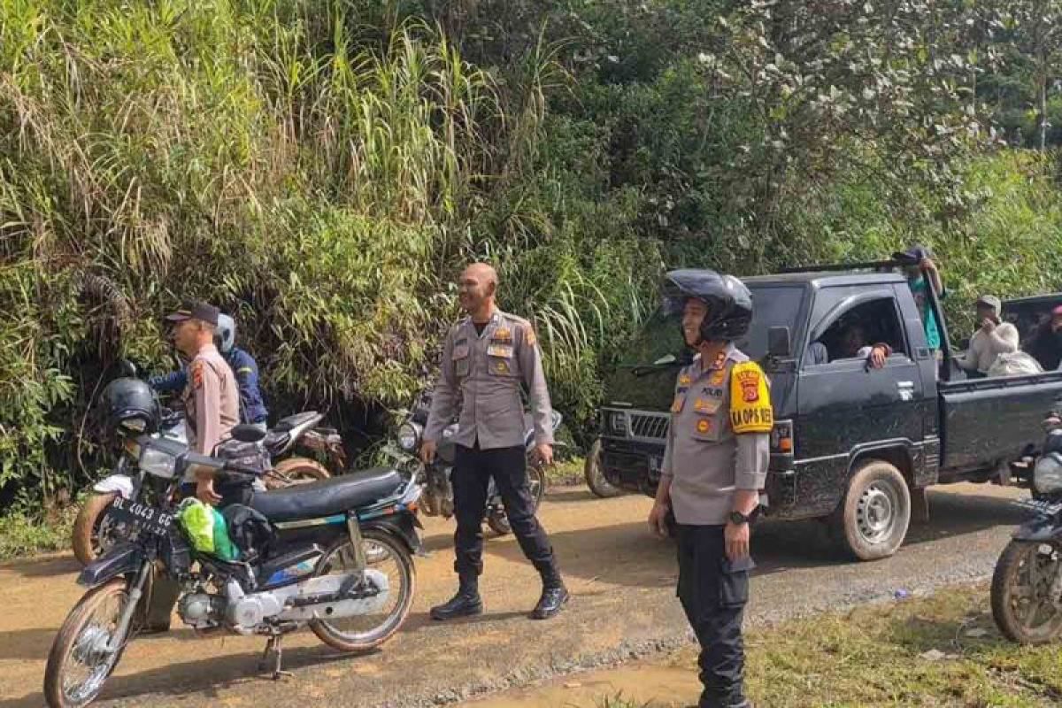 Polres Aceh Tengah kawal penyaluran 26 ton beras ke desa terisolir