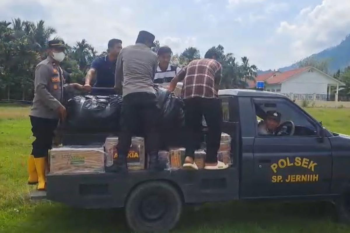 Satlantas Polres Aceh Tamiang salurkan bantuan banjir ke masyarakat