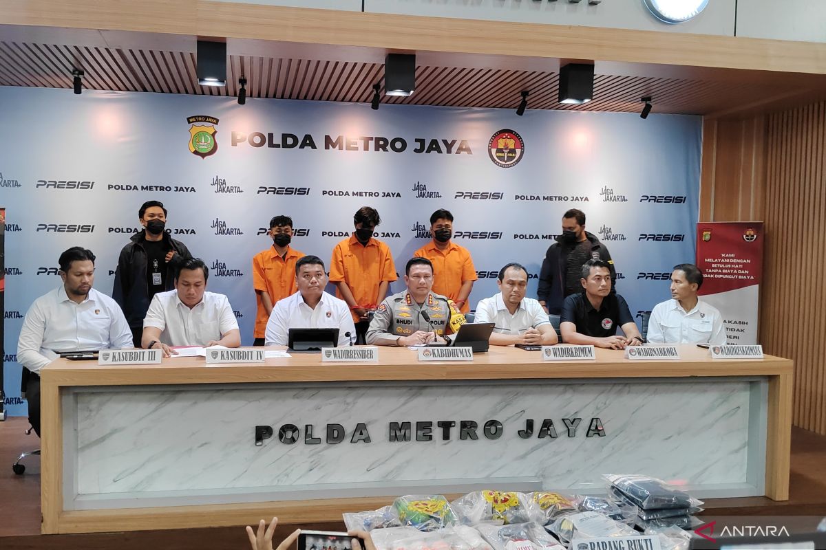 Polisi tangkap tiga orang pengajak warga untuk rusuh