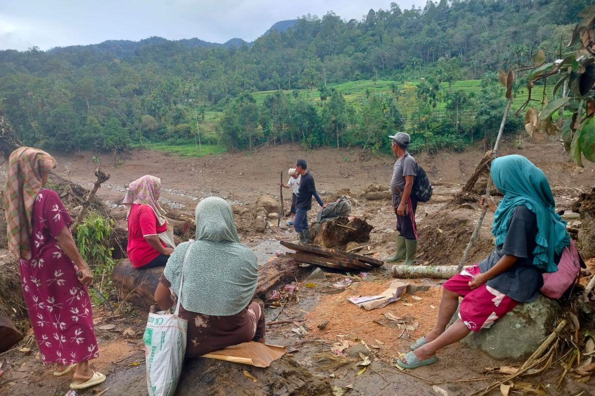 BPBD: 6.206 warga lima kecamatan di Agam masih mengungsi akibat banjir