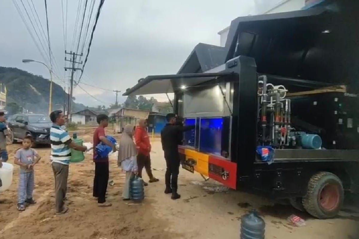 Brimob intensifkan "water treatment" guna suplai air di desa Tapteng