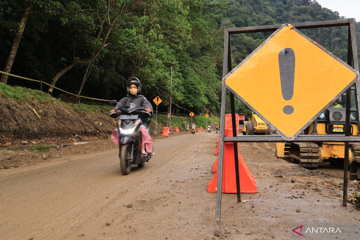 Kementerian PU merencanakan pembangunan jalan alternatif jalur Padang-Bukittinggi