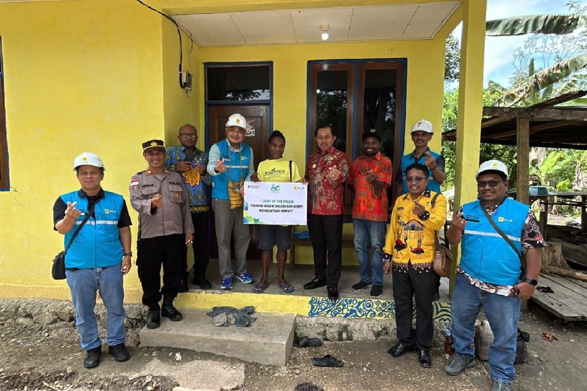 PLN berikan listrik gratis 45 keluarga Kampung Moso perbatasan RI-PNG
