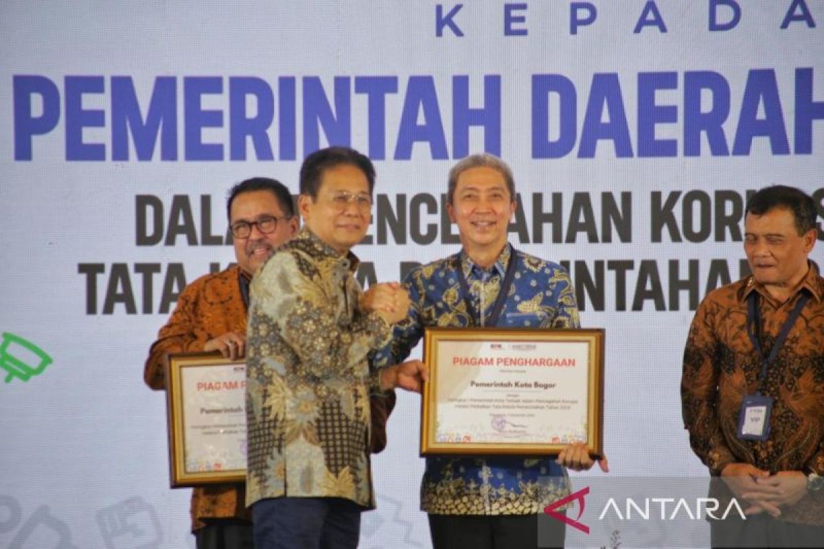 Hukum kemarin, skor SPI 2025 hingga eks Wagub Malut tersangka