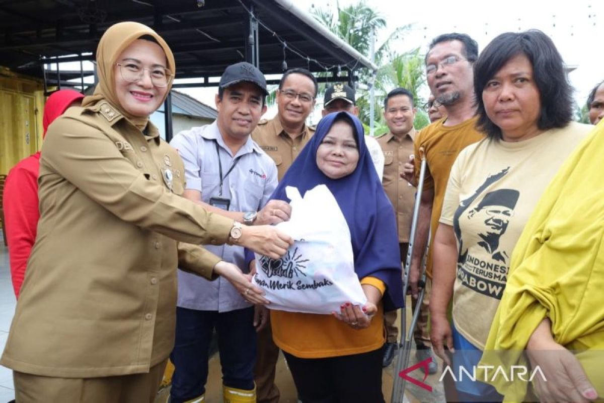 Pemkot Pangkalpinang-PT Timah salurkan sembako ke warga terdampak banjir