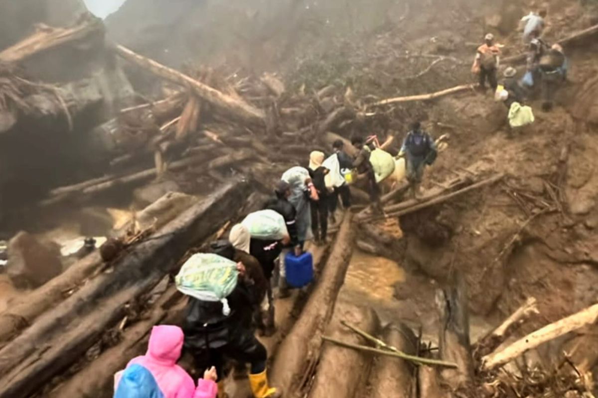 Kisah relawan bergerak di tengah bencana, pikul 12 ton beras ke Aceh Tengah