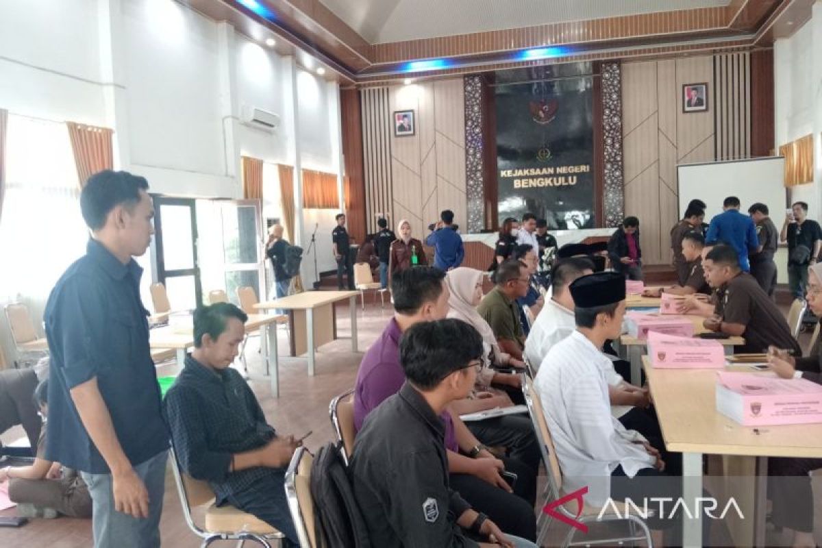 Berkas lengkap, 5 tersangka korupsi Labkesda Bengkulu segera disidang