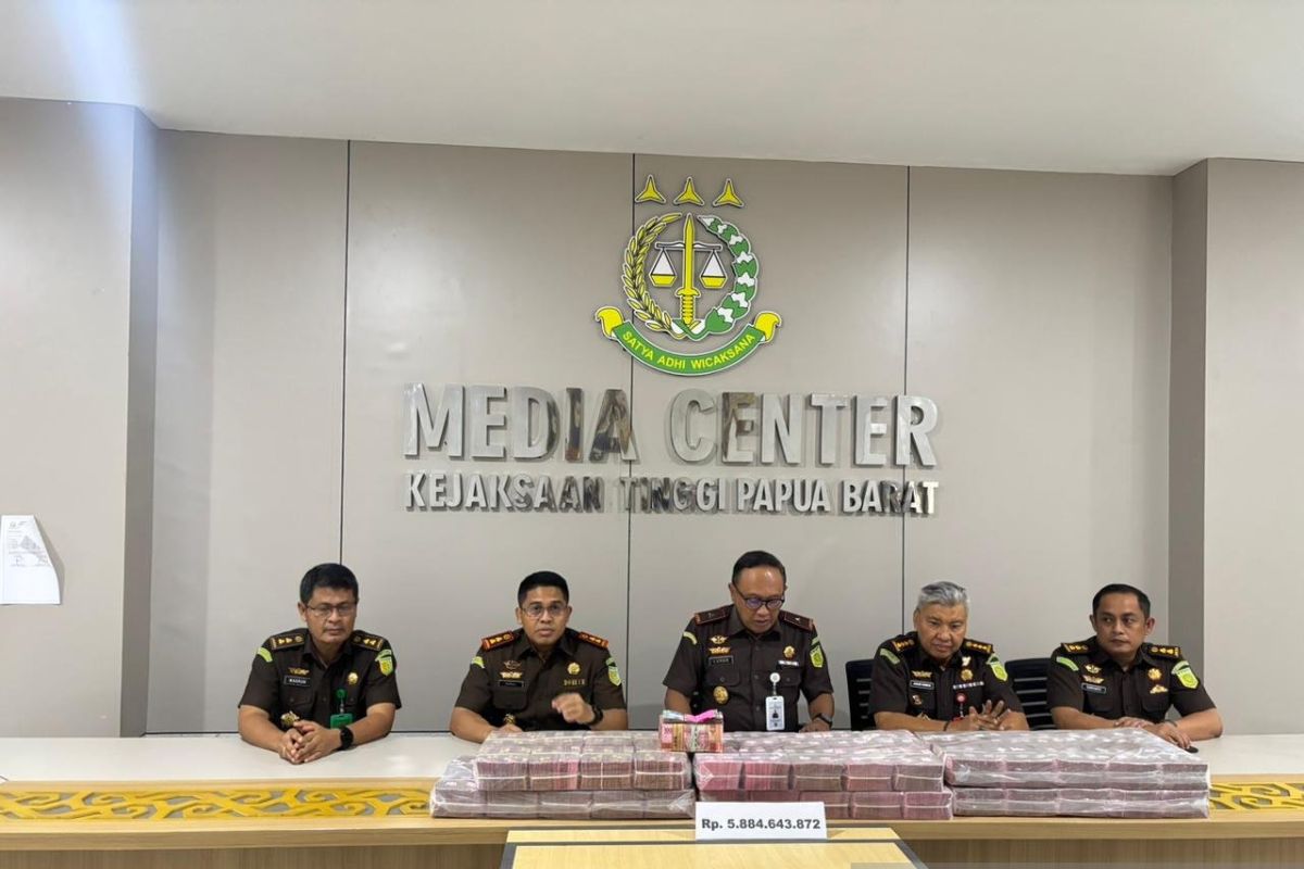 Kejati PB terima pengembalian Rp5,8 miliar kasus korupsi Mogoy-Merdey