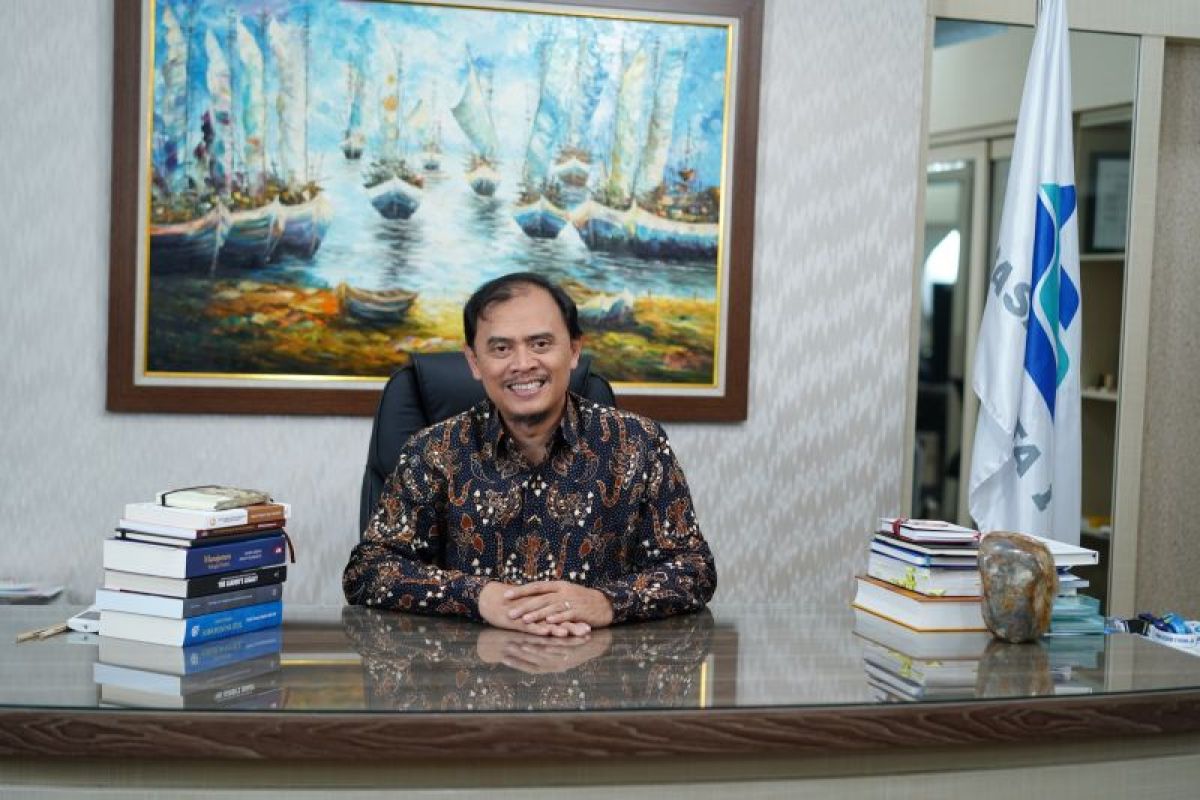 Dirut Perum Jasa Tirta I raih penghargaan 