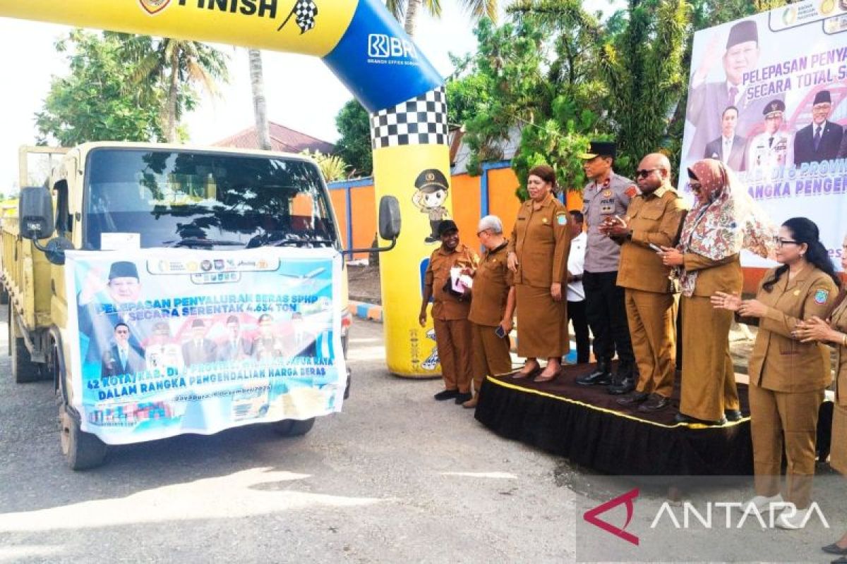 Polda Papua Barat Daya-Bulog distribusikan 57 ton beras SPHP ke lima wilayah