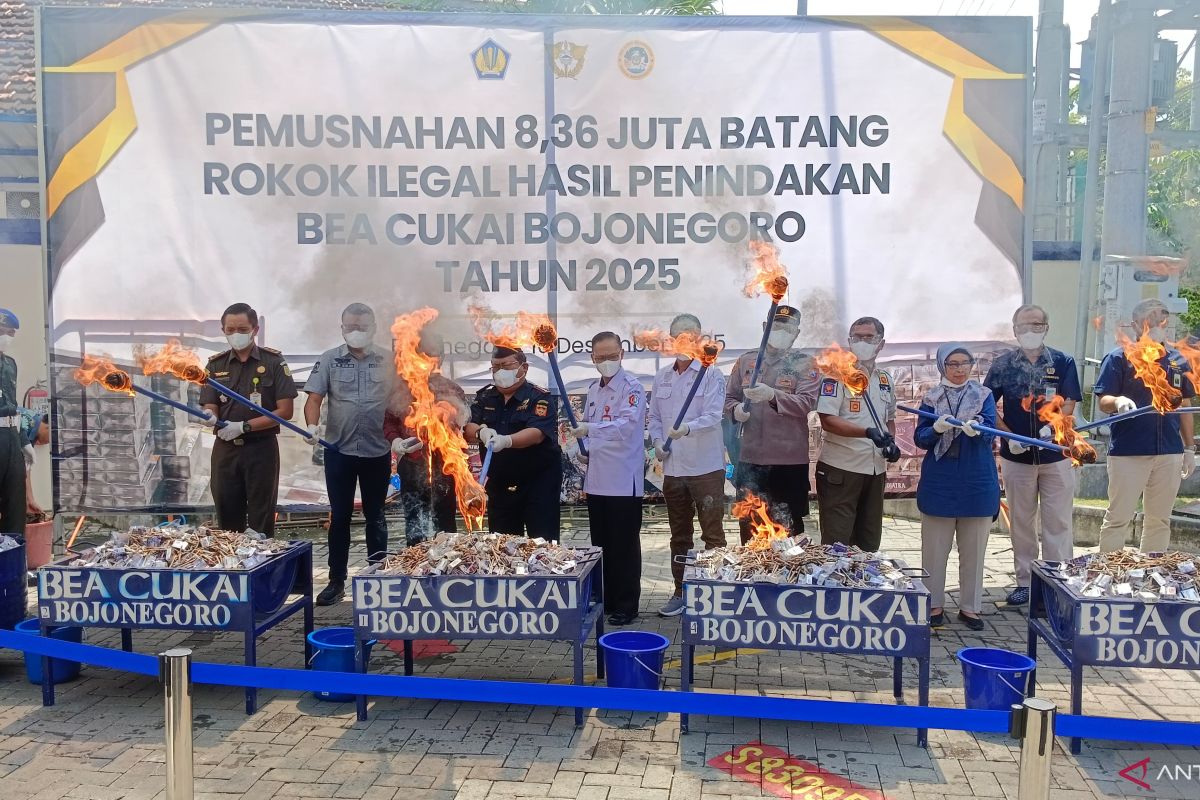 Bea Cukai Bojonegoro musnahkan 8,3 juta batang rokok ilegal
