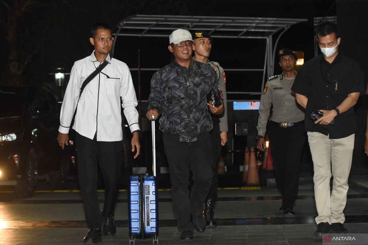 Kemarin, OTT Bupati Lampung tengah hingga kasus kayu banjir di Sumut