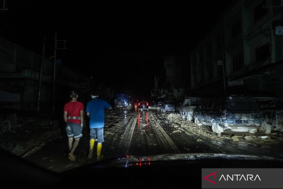 Melihat kondisi terkini Aceh Tamiang yang gelap gulita pascabanjir bandang