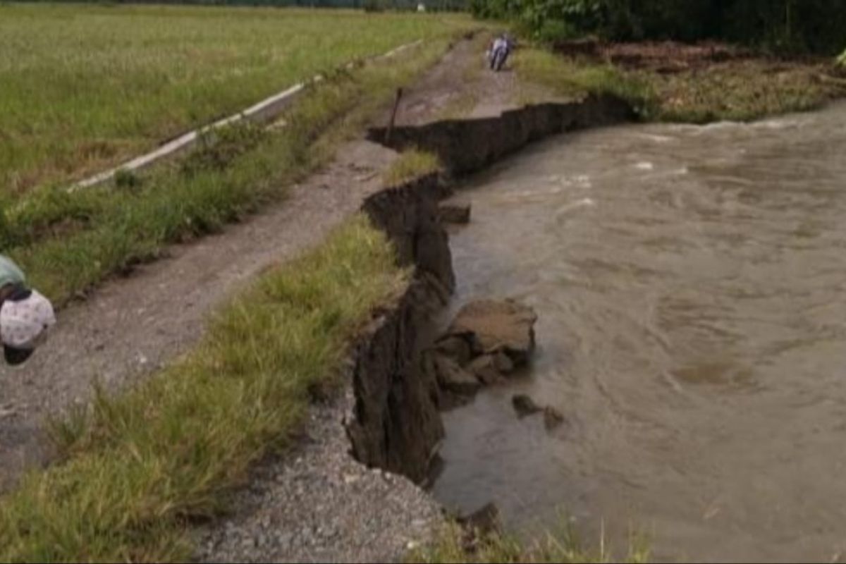 Empat desa di Kabupaten Donggala terdampak banjir dan longsor akibat hujan deras