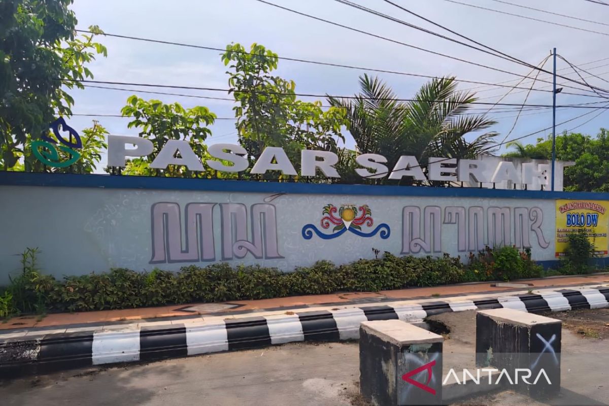 Pemkab Kudus dampingi pedagang sayur malam di Pasar Bitingan peroleh tempat layak