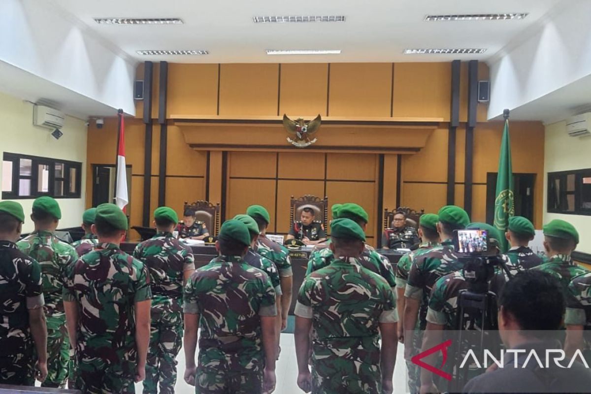 17 terdakwa kasus Prada Lucky dituntut penjara disertai pemecatan