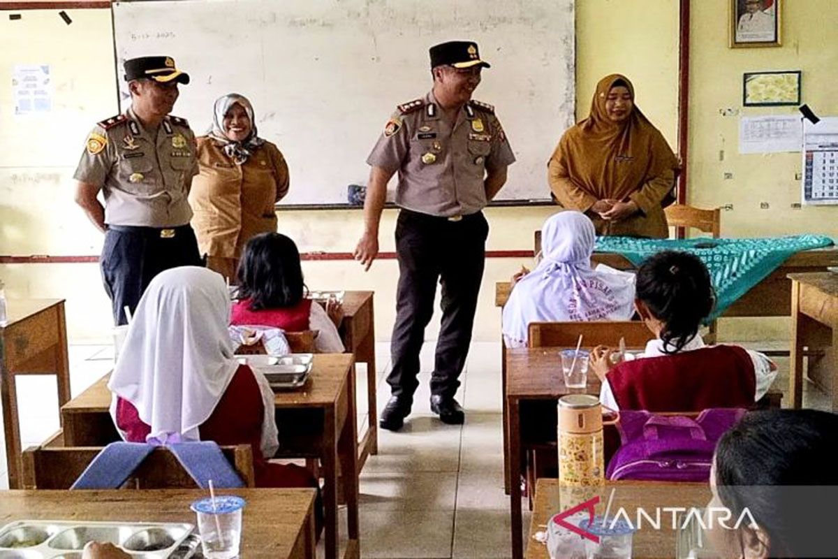 SPPG Polres Pulang Pisau salurkan MBG perdana ke 1.138 peserta didik