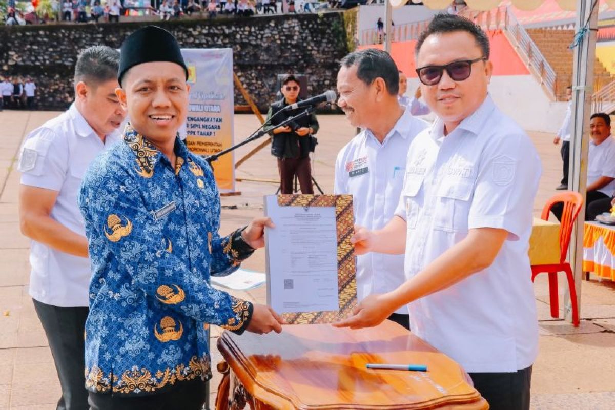Pemkab Morowali Utara serahkan SK kepada 1.436 PPPK tahap dua