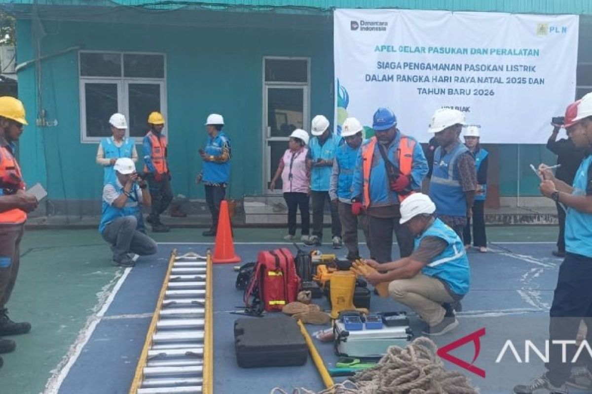 PT PLN UP3 Biak Papua siagakan 118 petugas menjaga keandalan listrik Nataru