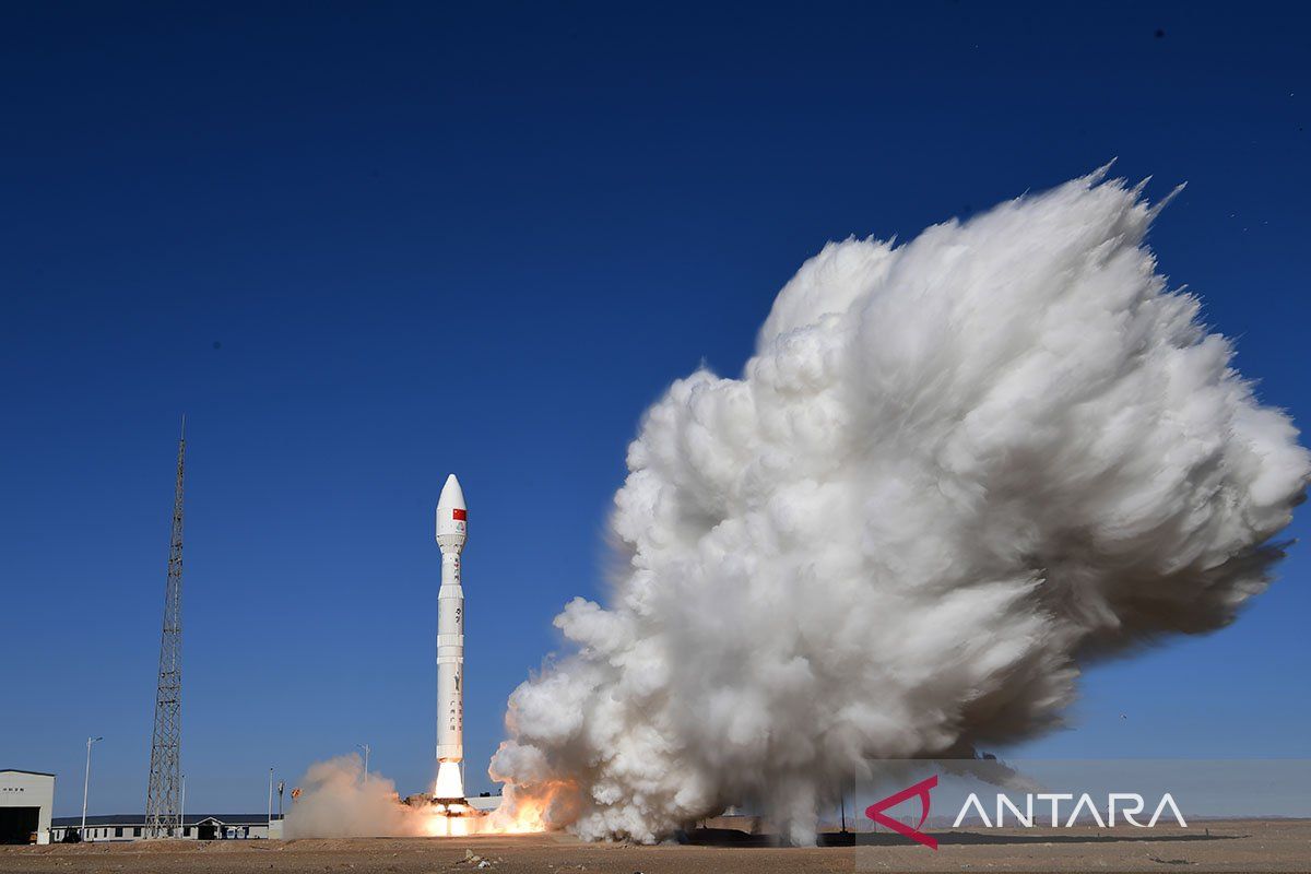 China luncurkan roket Lijian-1, kirim sembilan satelit ke orbit