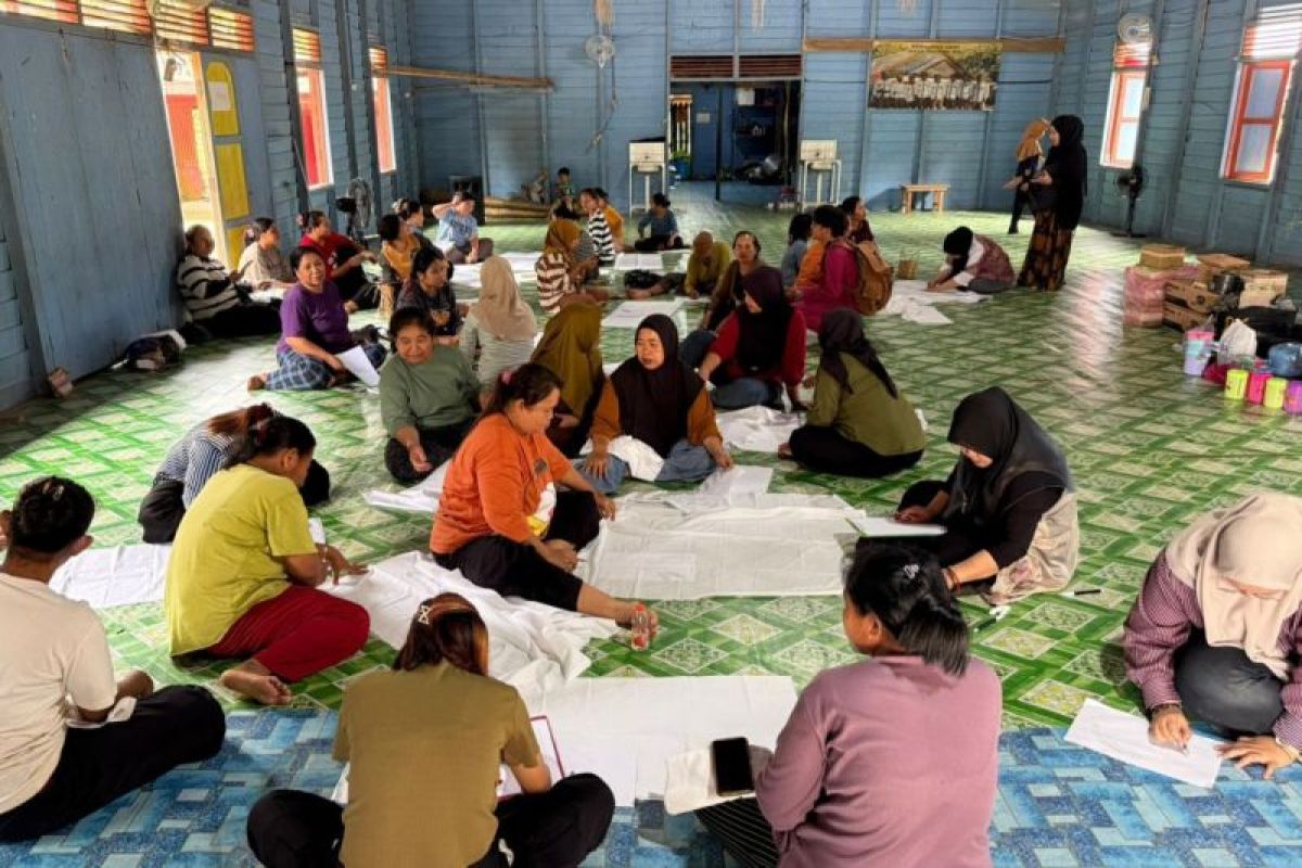 DPMPD Kaltim berdayakan masyarakat adat lewat pelatihan membatik