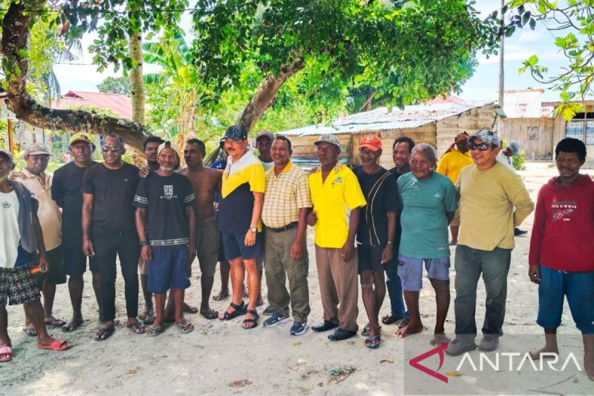 Robert Kardinal dorong perbankan buka layanan di pedalaman Raja Ampat