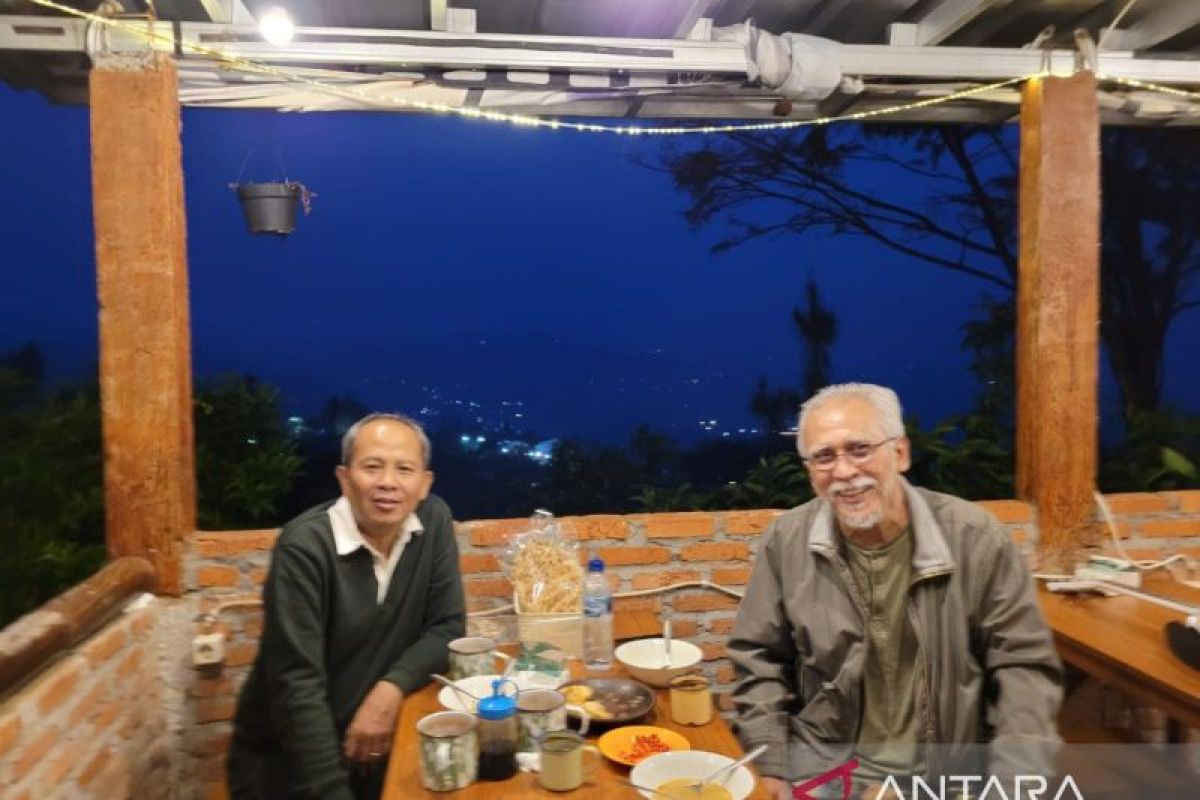 Iwan Fals desak pemerintah hentikan penebangan hutan 50 tahun