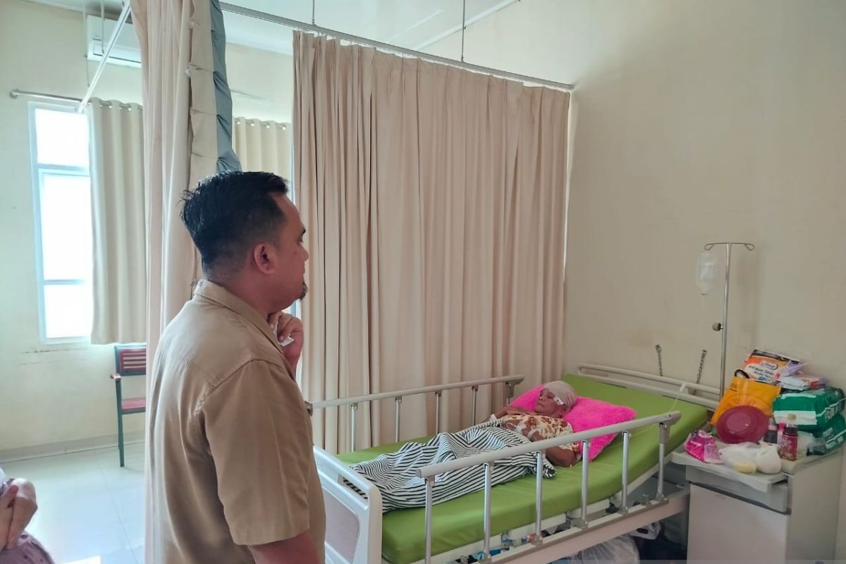 RSUD Lubuk Basung masih merawat empat korban banjir bandang