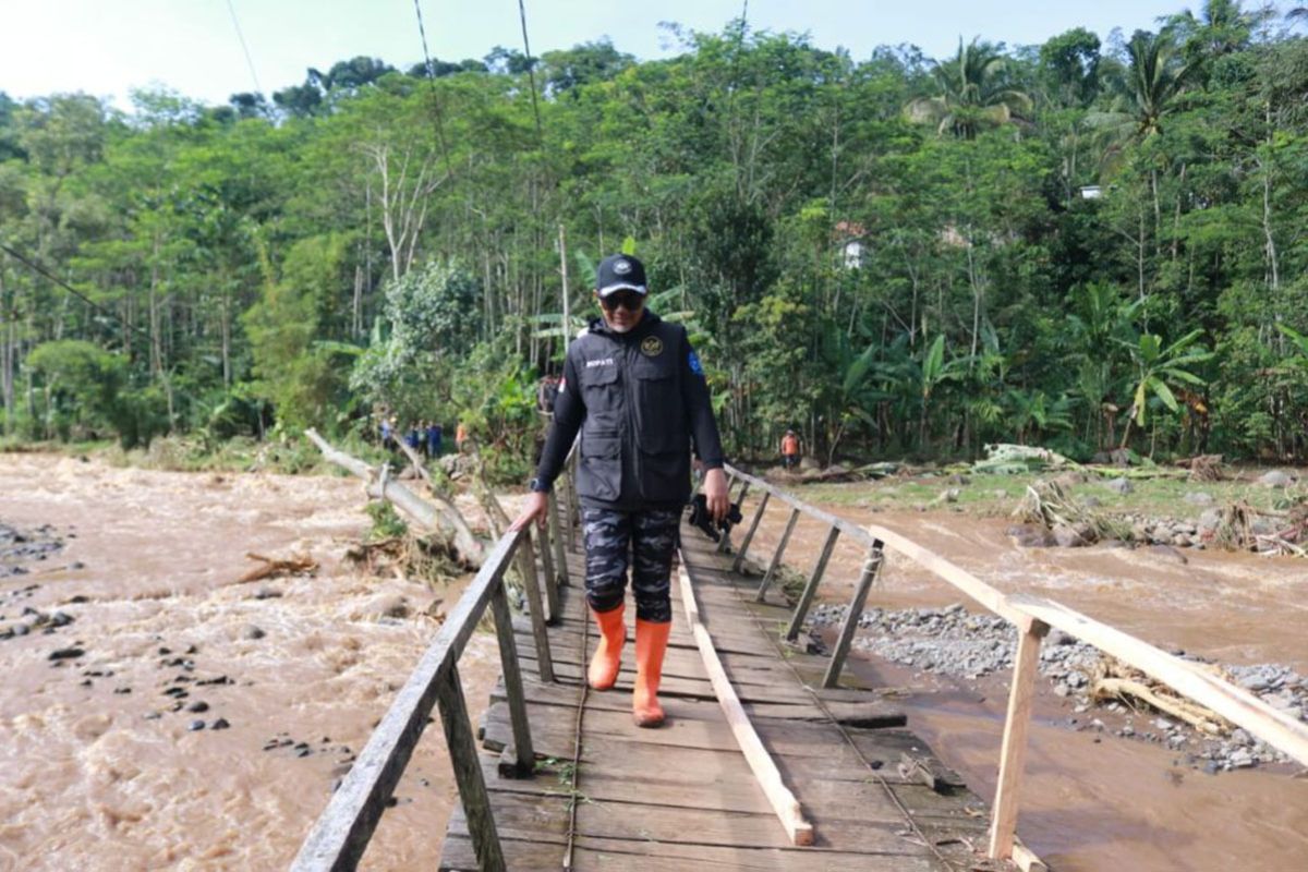 30 KK di Probolinggo masih terisolasi akibat banjir bandang