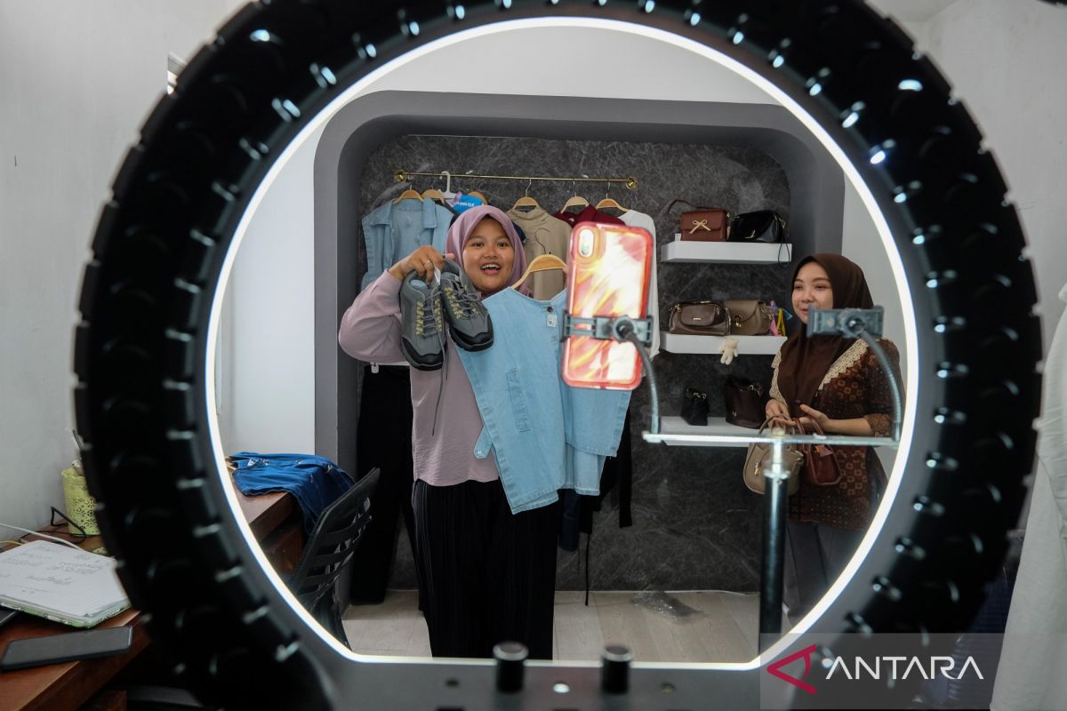 Cara mudah klaim voucher Rp12 flash sale SPayLater di Harbolnas 12.12