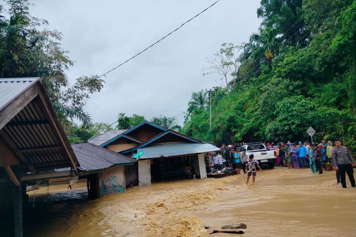 Agam butuh 525 hunian sementara bagi korban bencana hidrometeorologi