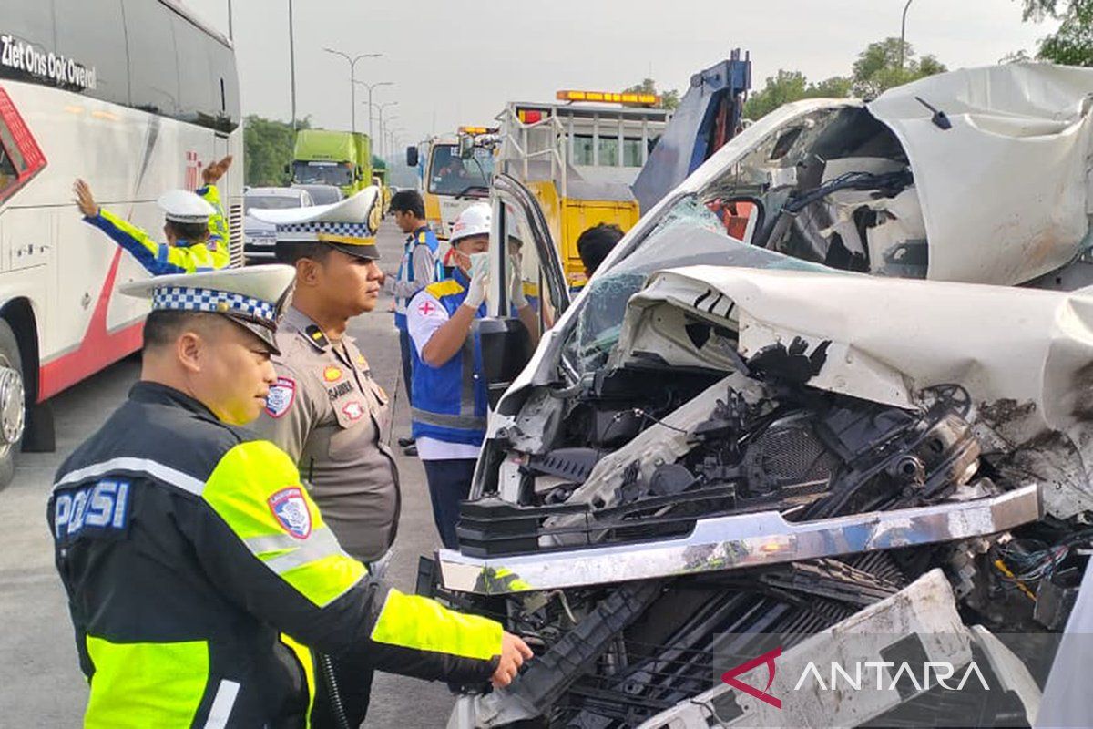 Dua orang tewas dalam kecelakaan di Tol Malang--Pandaan