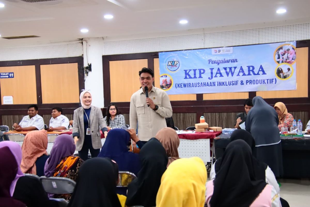 DPRD Jatim kawal penyaluran KIP ratusan perempuan Surabaya