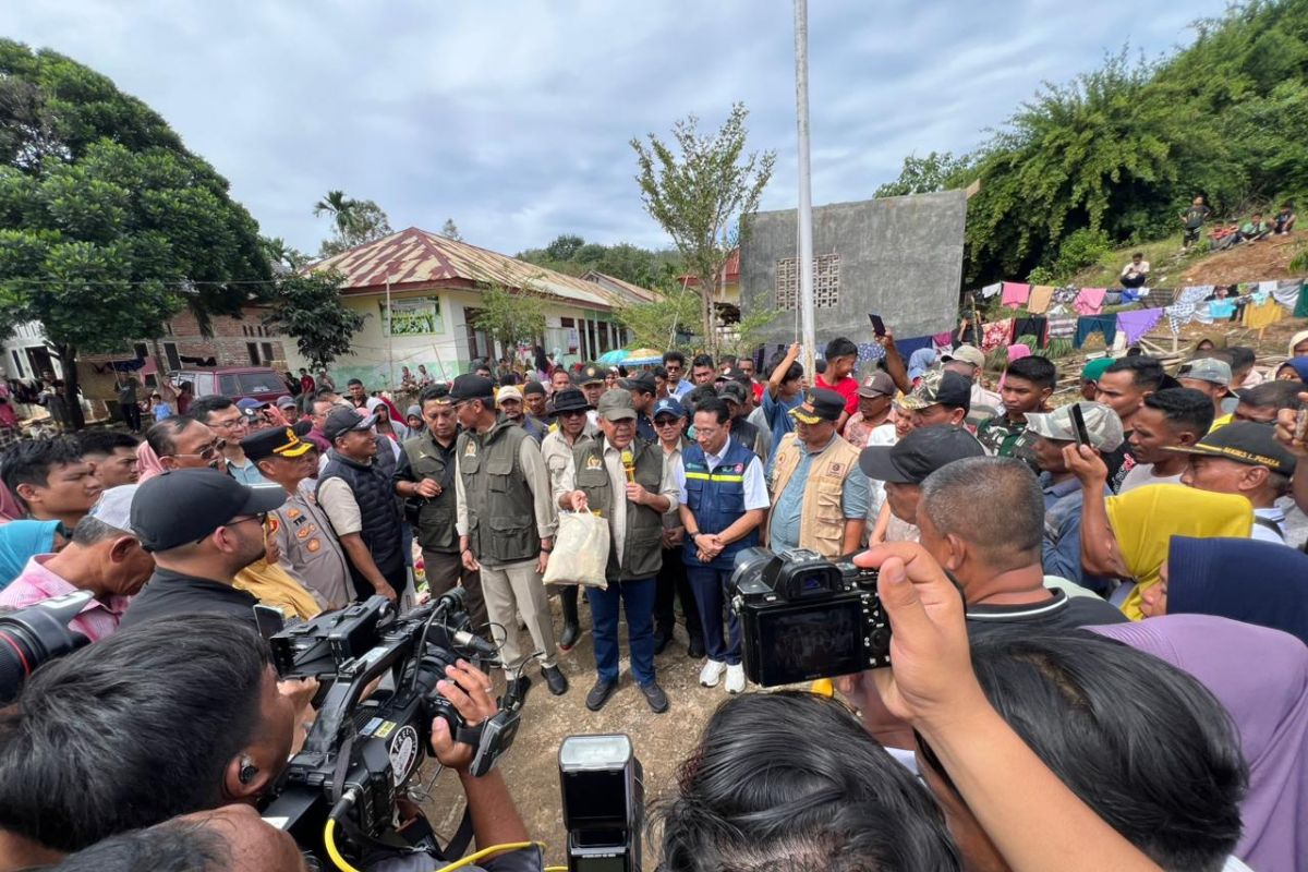 Indonesia's MPR sends 15,000 aid packages to disaster-hit Sumatra