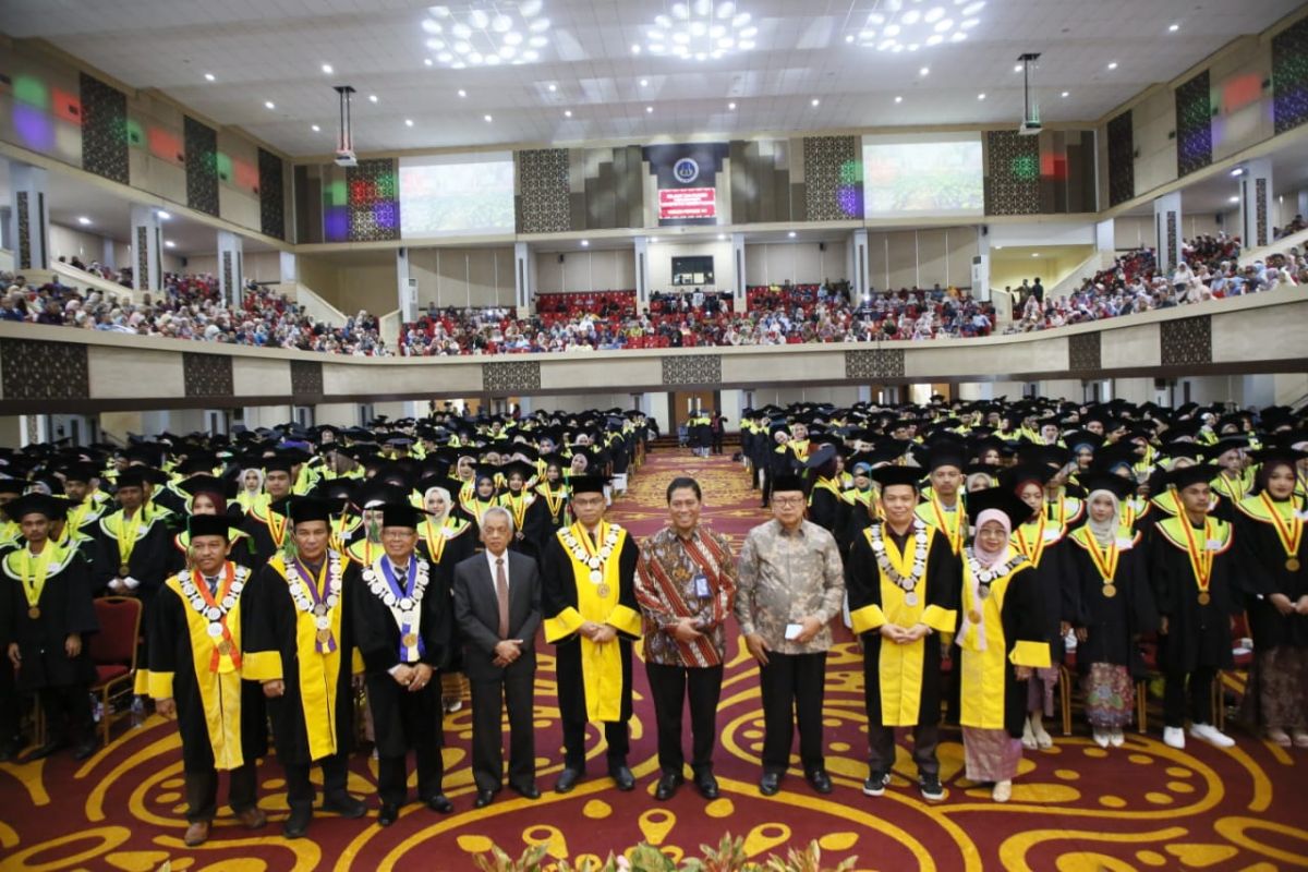 Wisuda ke-141, UNP mewisuda sebanyak 1.562 orang lulusan