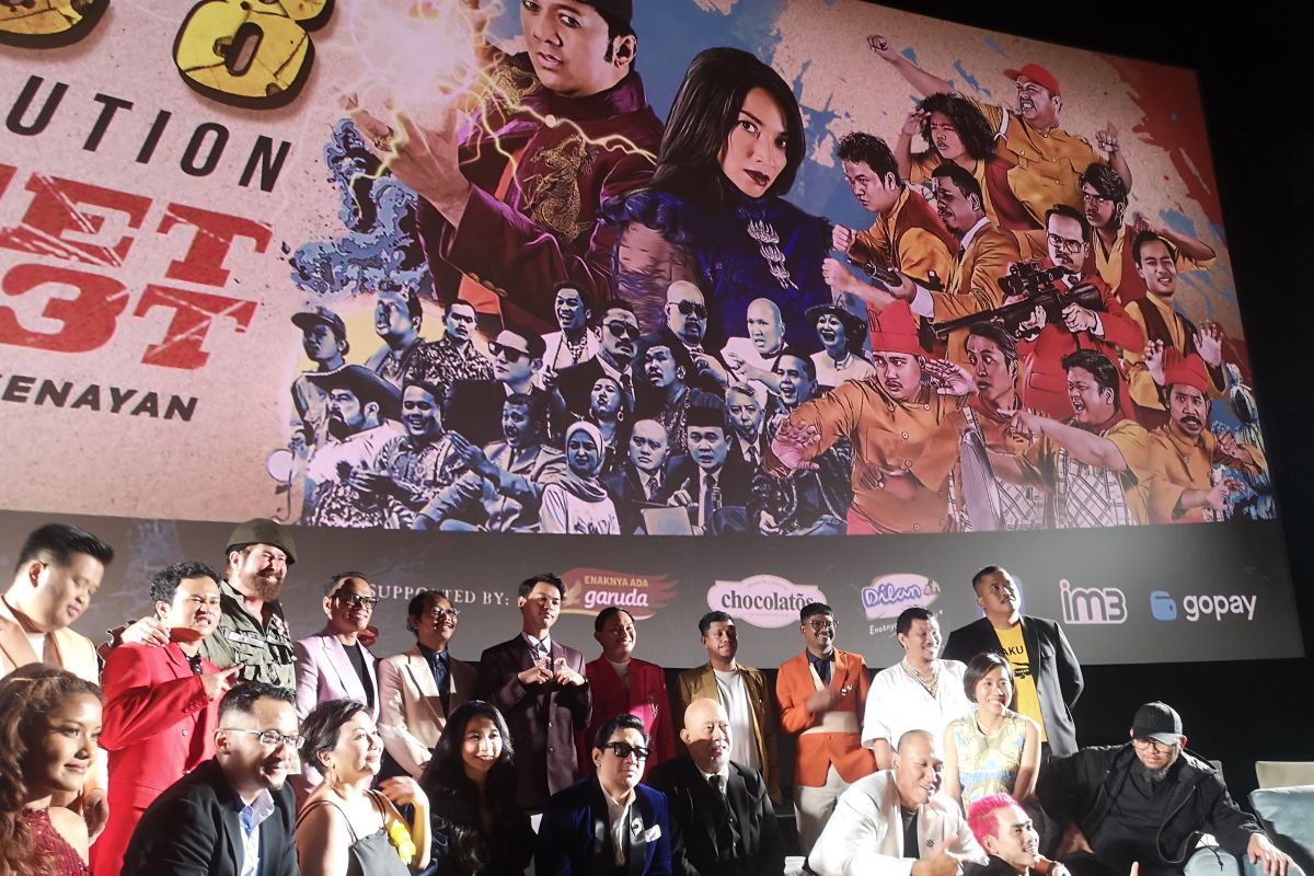 Dari mabuk laut hingga kunyah sereh, demi "Comic 8" dan totalitas