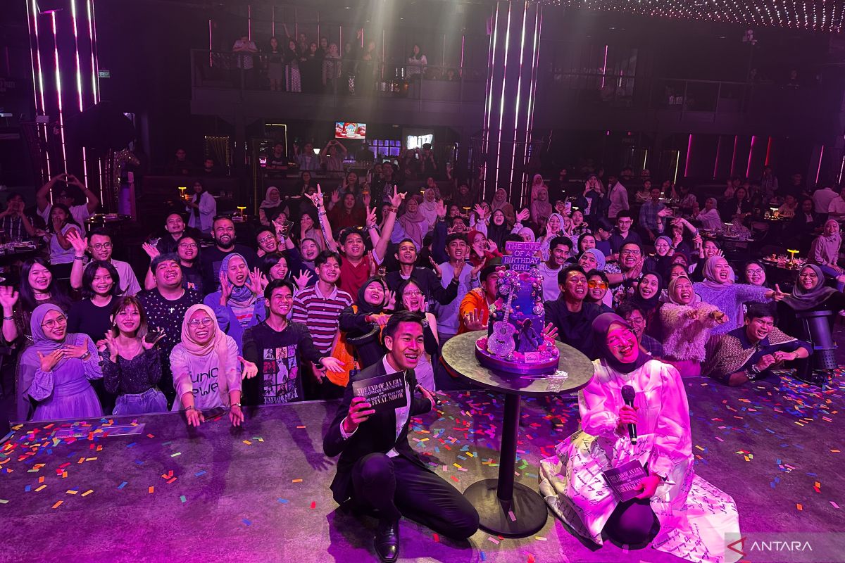 Swifties Indonesia rayakan ulang tahun Taylor Swift di Jakarta