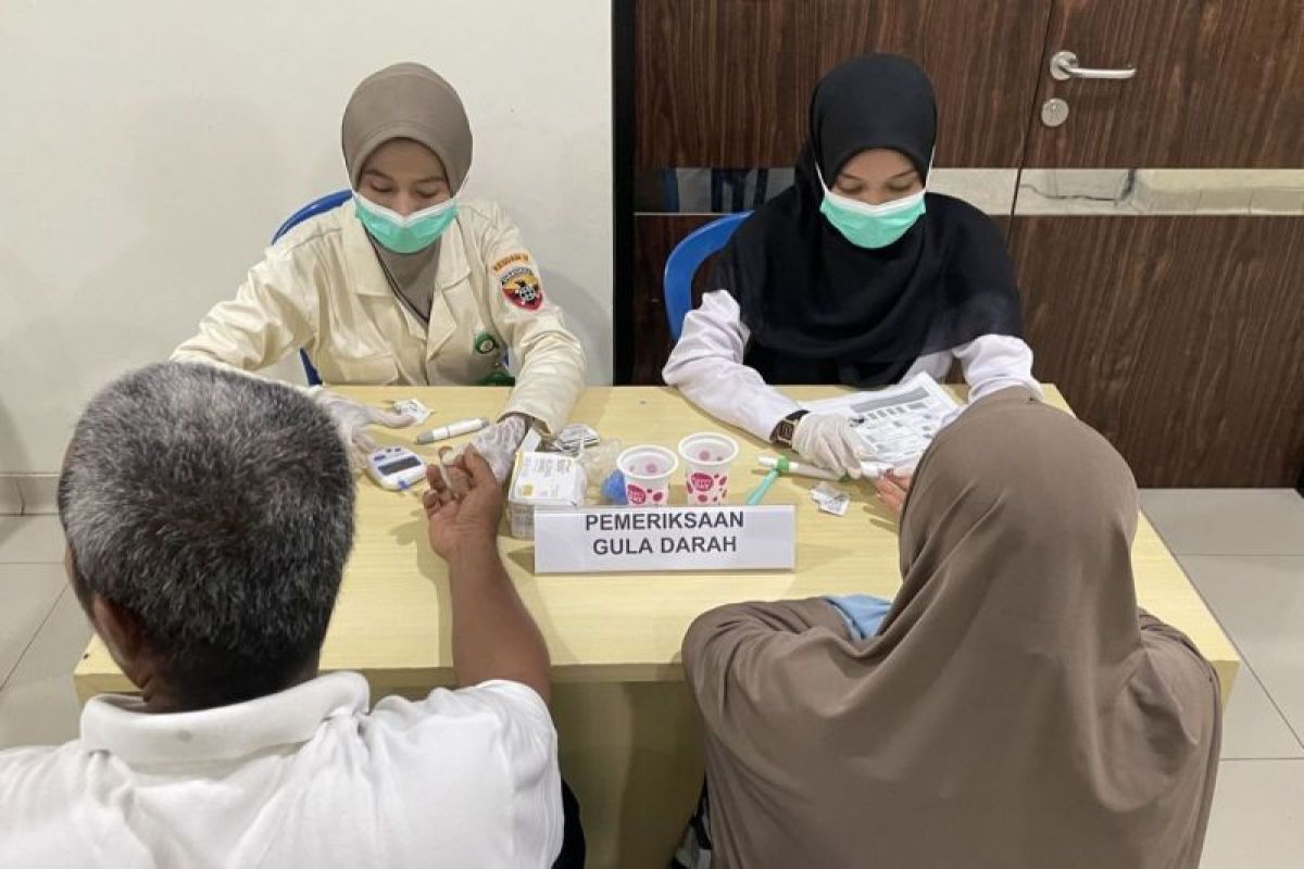 Warga Bima dapat operasi katarak gratis di Rumah Sakit Sultan Abdul Kahir