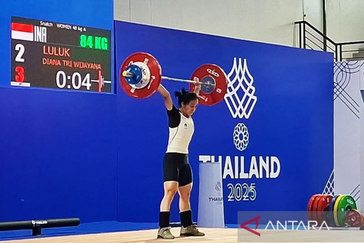 Luluk raih emas pertama di cabang angkat besi