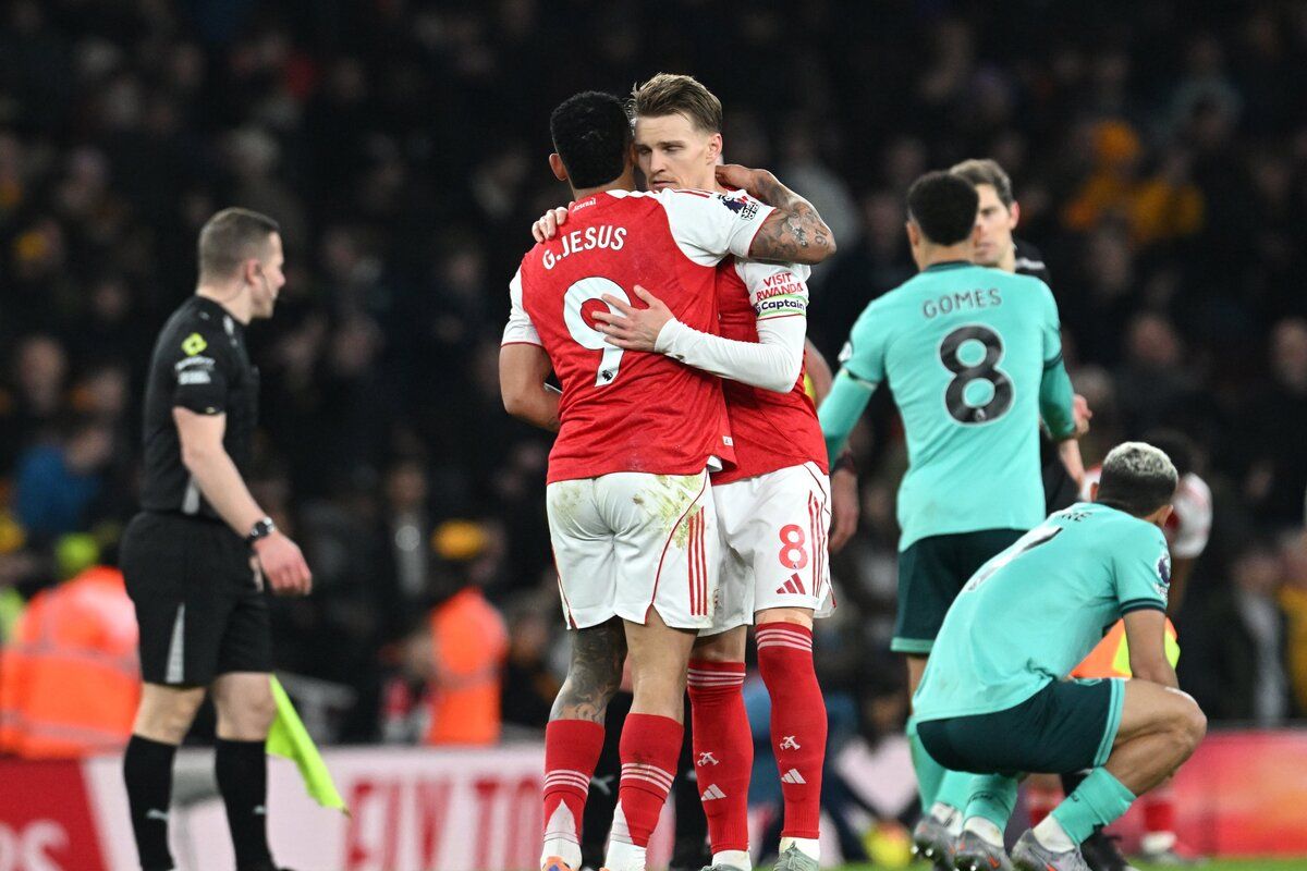 Diwarnai dua gol bunuh diri, Arsenal menang dramatis 2-1 atas Wolves