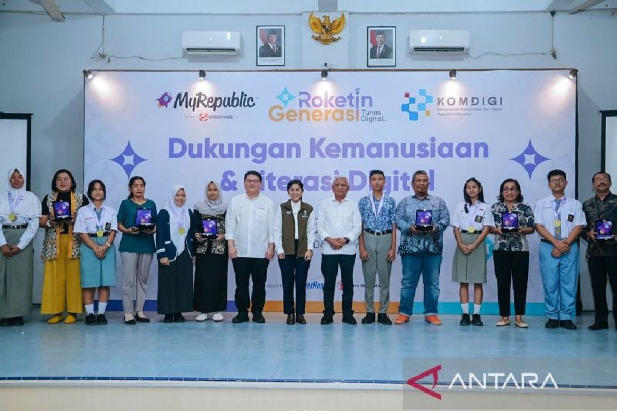 Kemkomdigi bagikan 65 ton sembako untuk warga terdampak banjir Deli Serdang