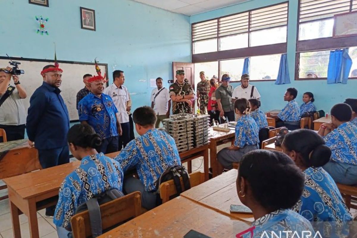 Komisi XIII DPR RI dorong program MBG di wilayah 3T di Papua