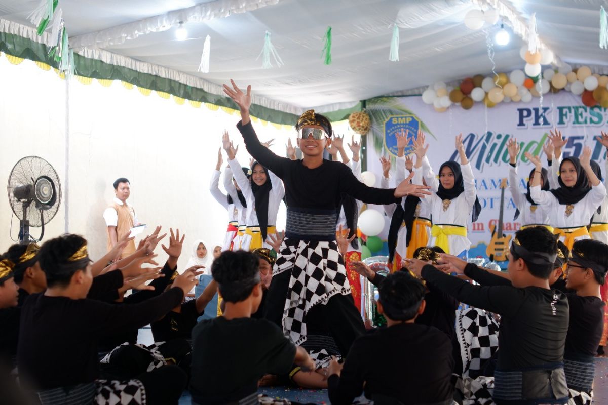 SMP Muhammadiyah PK Kottabarat Surakarta perkuat karakter dan prestasi pada milad ke-15