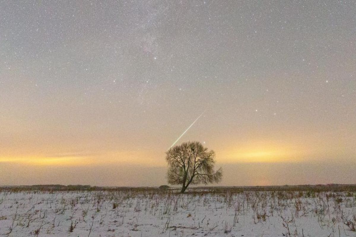 Mengamati puncak hujan meteor Geminid 2025
