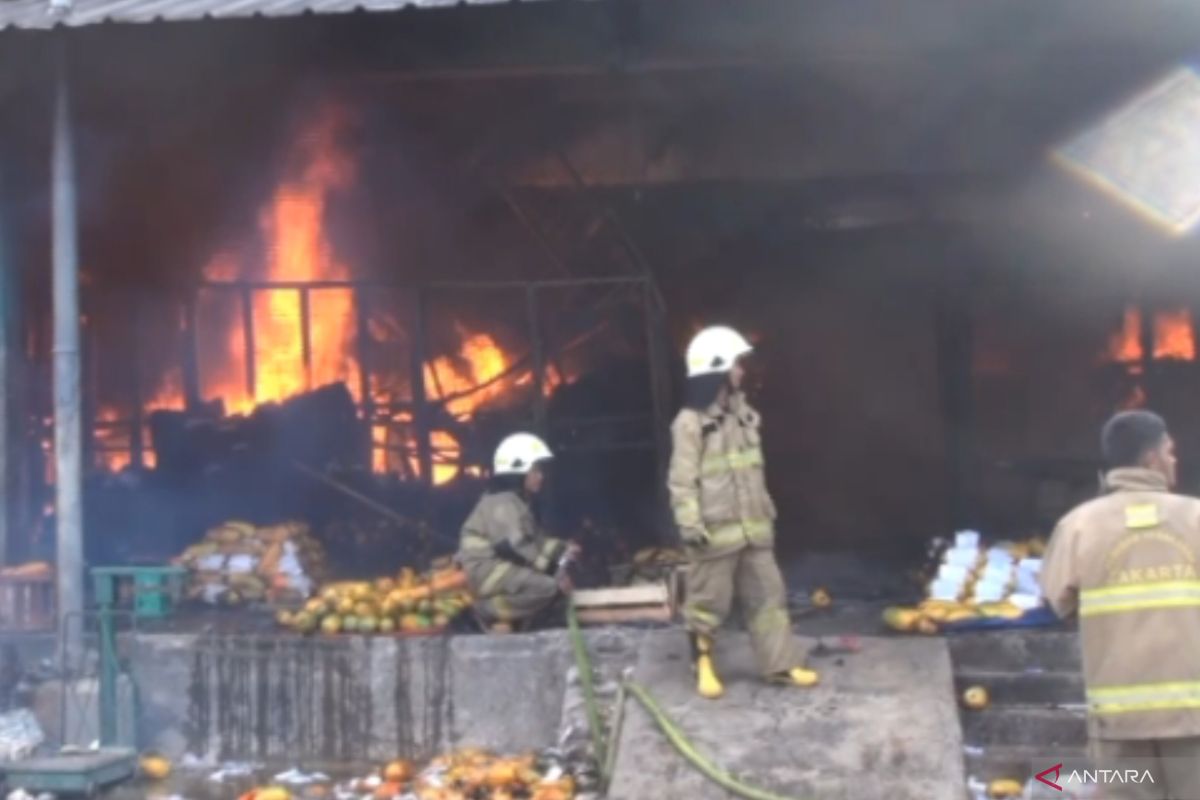 DKI beri bantuan kepada korban kebakaran Pasar Induk Kramat Jati