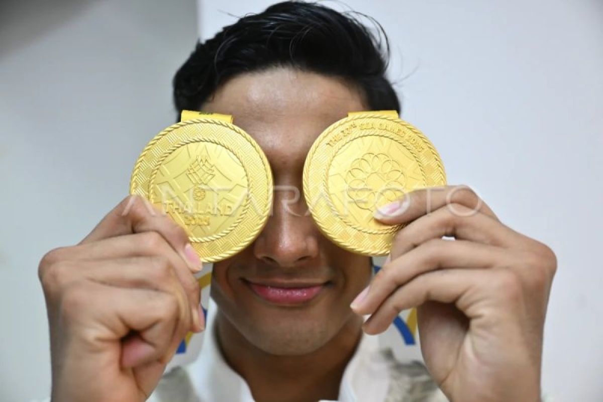 Alwi Farhan raih emas tunggal putra bulu tangkis SEA Games 2025