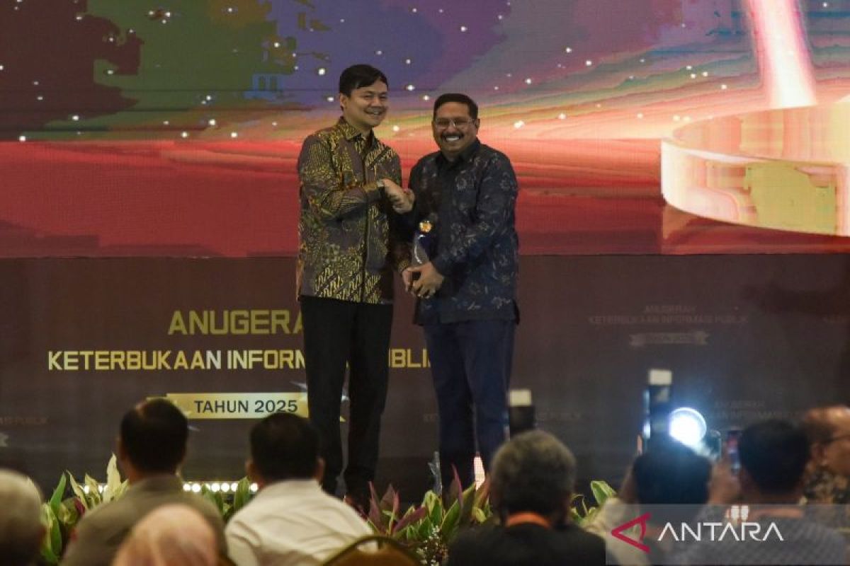 Kemkomdigi borong penghargaan keterbukaan informasi 2025