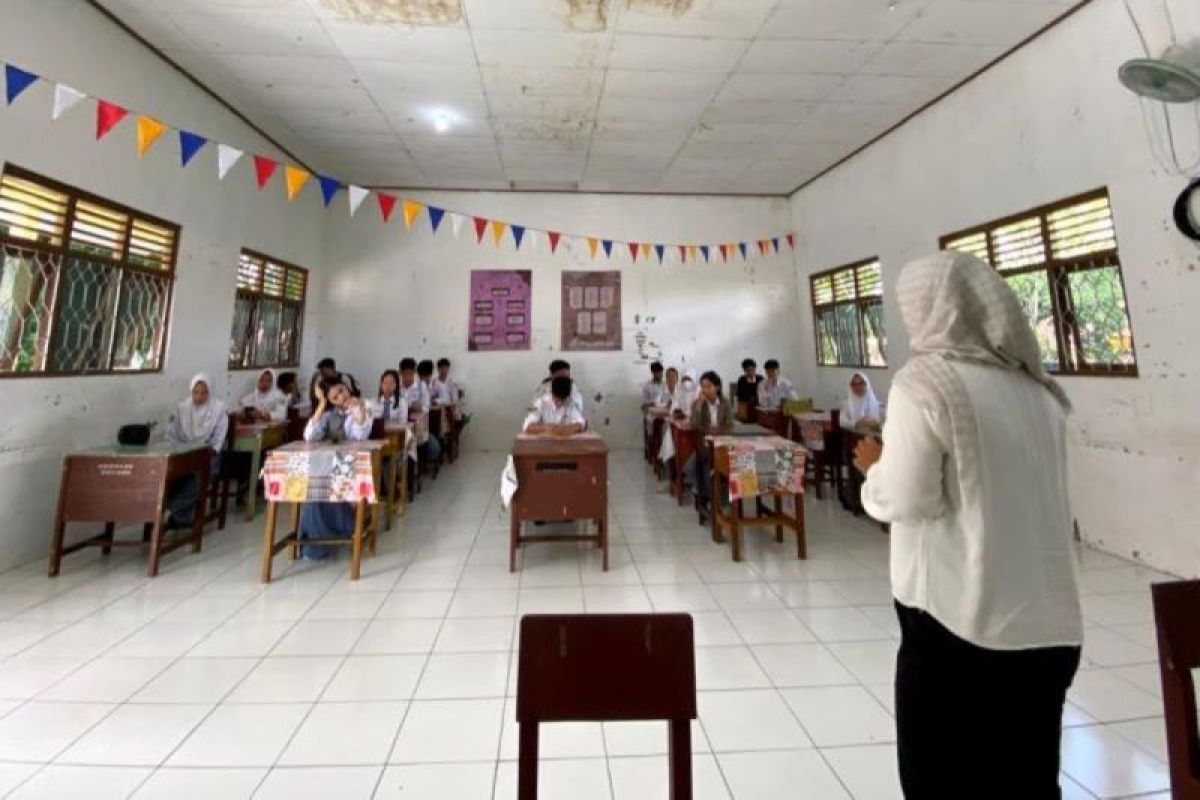 Disdukcapil Barut tekankan pelajar aktifkan identitas kependudukan digital